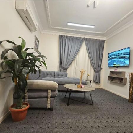 استيديو حياة الفيصلية دخول وخدمة ذاتيه Al-Ras Esterno foto